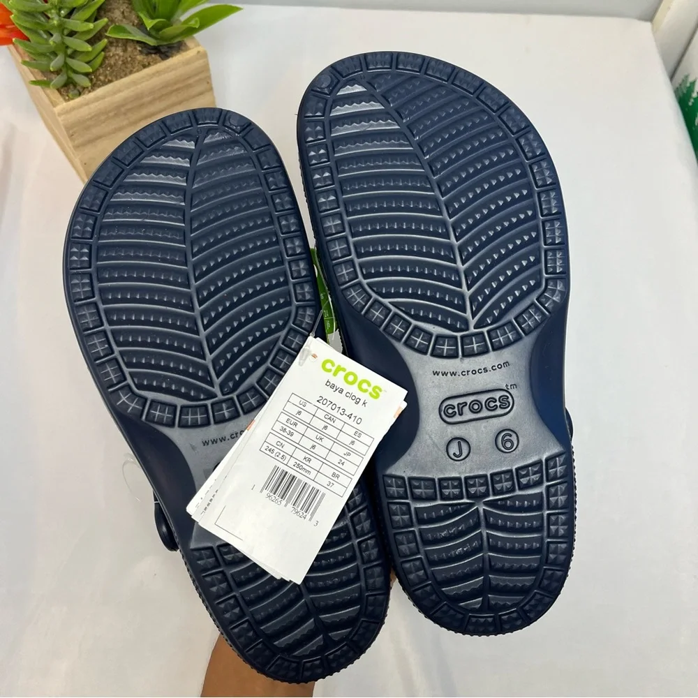 CROCS Baya Clog Navy Shoes J 6 Unisex